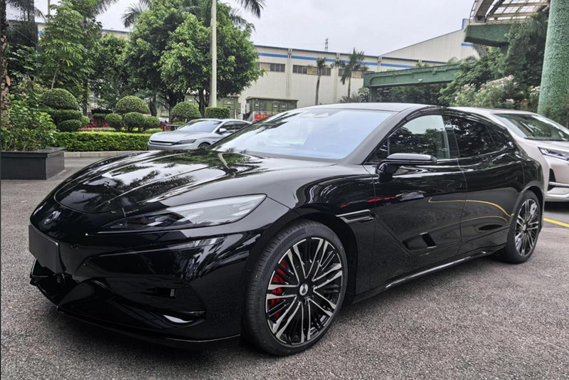 La Denza Z9 GT Black Warrior Edition est révélée avec une sensation de combat