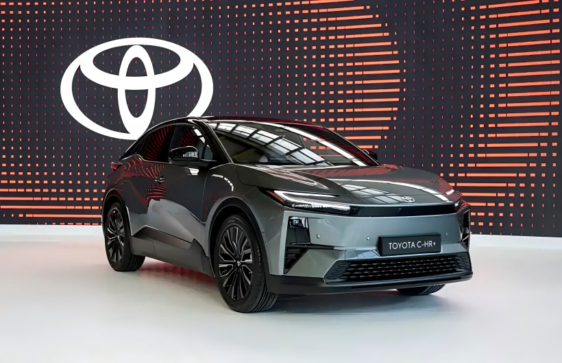 Images officielles Toyota C-HR + EV publiées: version AWD à double moteur disponible avec une plage maximale de 600 km