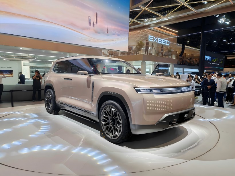 2025 Shanghai Auto Show: Starway Tianji Concept Car dévoilé, positionné comme un grand VUS de loisirs à 6 places